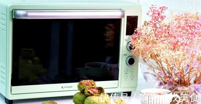 抹茶|抹茶鲜花饼,花香四溢酥到掉渣,一开口停不了,完美配方一学就会!