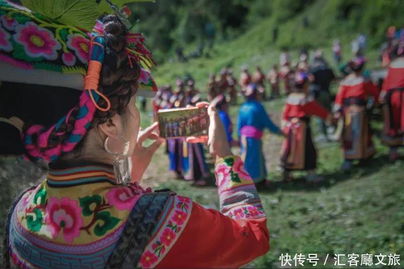 莎朗|2021端午,四川茂县民众载歌载舞欢度羌族“瓦尔俄足”节