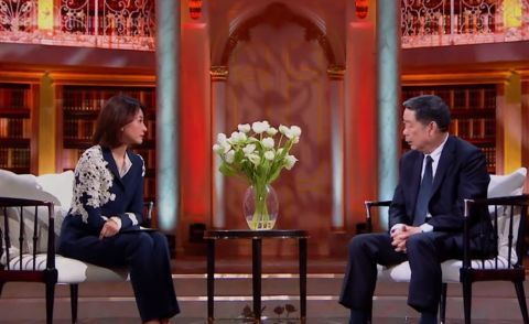 節(jié)目|《朗讀者》重返央視黃金檔，董卿擔(dān)任主持工作，嘉賓陣容撐起熱度