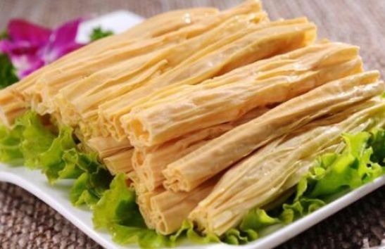 腐竹别直接用清水泡，多加2样，10分钟泡开，柔软有弹性，没硬芯