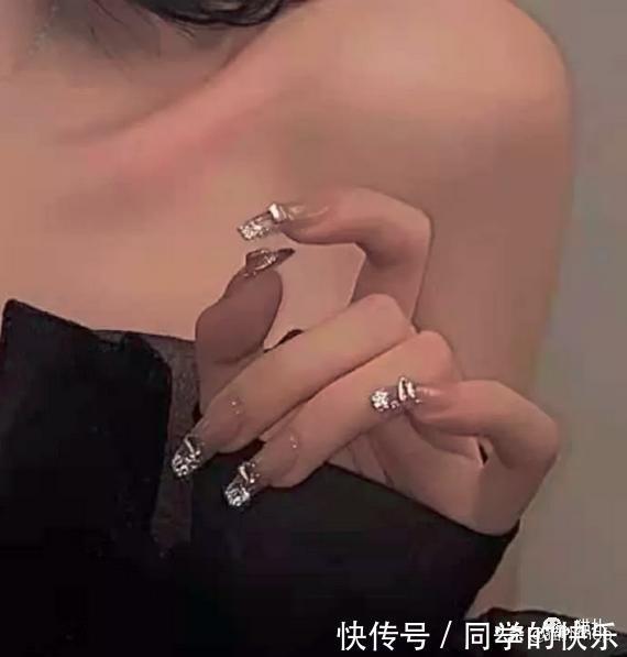 女生|女生美甲翻车能有多离谱?卸甲归田吧,这买家秀看得我眼睛疼…