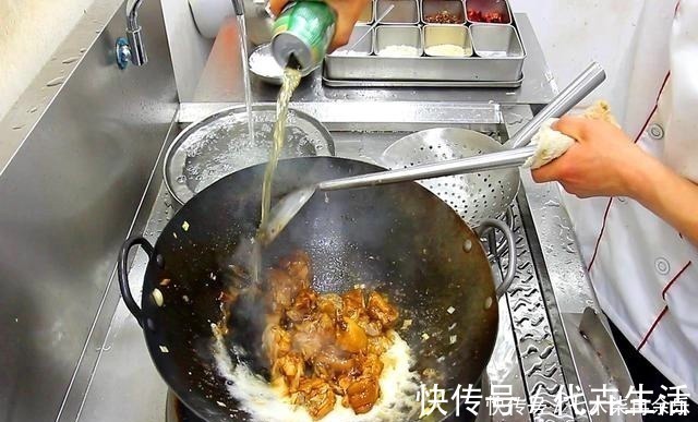 炖猪蹄我从不用高压锅只需1个妙招,猪蹄快速软烂,又香又入味