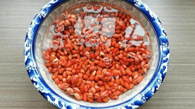 适合送长辈的花生酥,好吃又简单,香味十足,大人孩子都爱吃