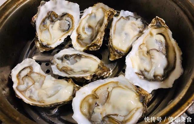 煮生蚝时,万万别直接下锅煮,海边人这样做,煮出的生蚝又鲜又嫩