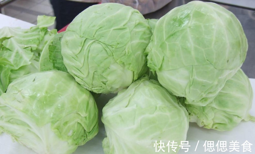 好吃|手撕包菜别直接焯水,这一步很关键,教你正确方法,鲜香爽脆好吃
