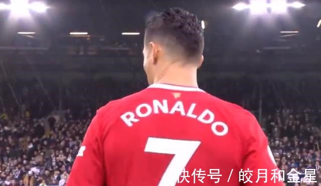 利兹联队|曼联4-2,客场带走3分,C罗哑火被提前换下下场不久后队友进球!