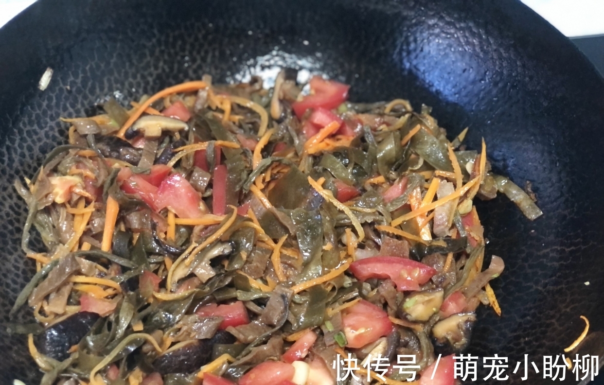 豫北农村常吃的一碗面，用料简单实在，汤浓味美，比烩面好吃多了
