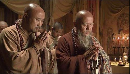 武林中人,都以独闯少林为荣,乔峰鸠摩智都未成功,唯她全身而退