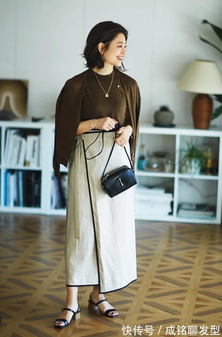 小个子|小个子穿不好更显矮,借鉴40岁三寻木奈保的穿搭,158穿出高挑感