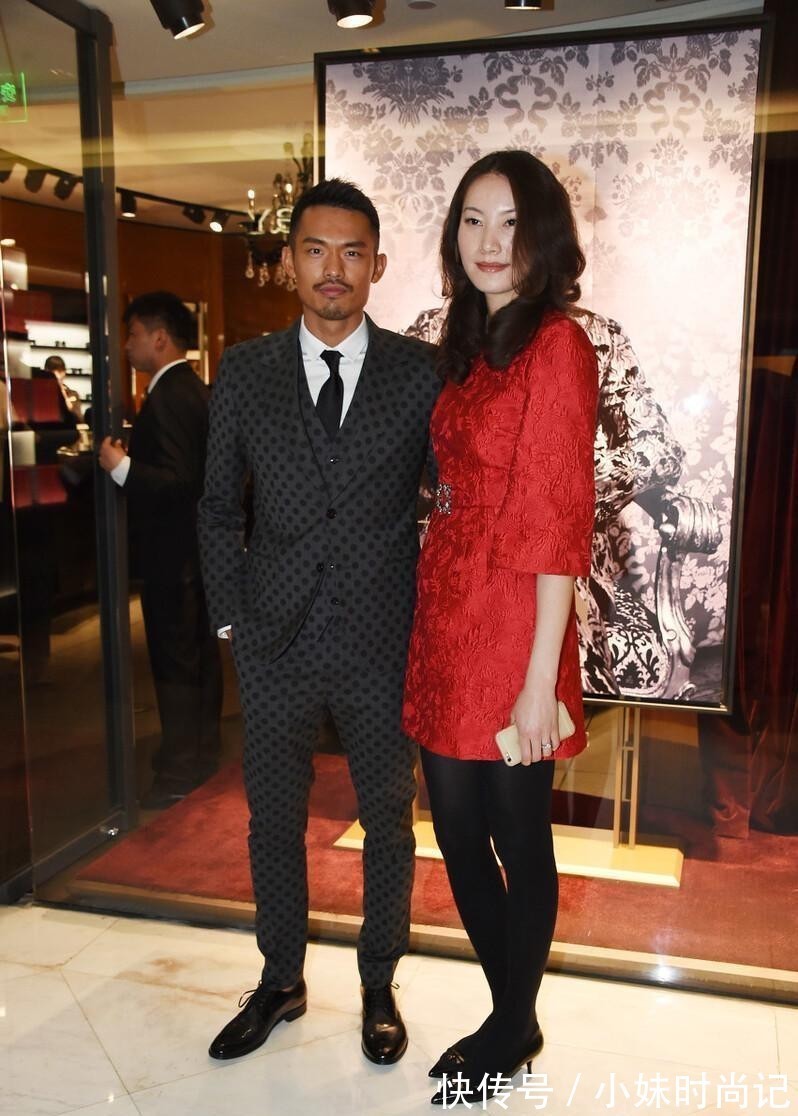 裙型|谢杏芳有贤妻良母的气质,穿印花长裙看着挺温柔,成熟但不显老