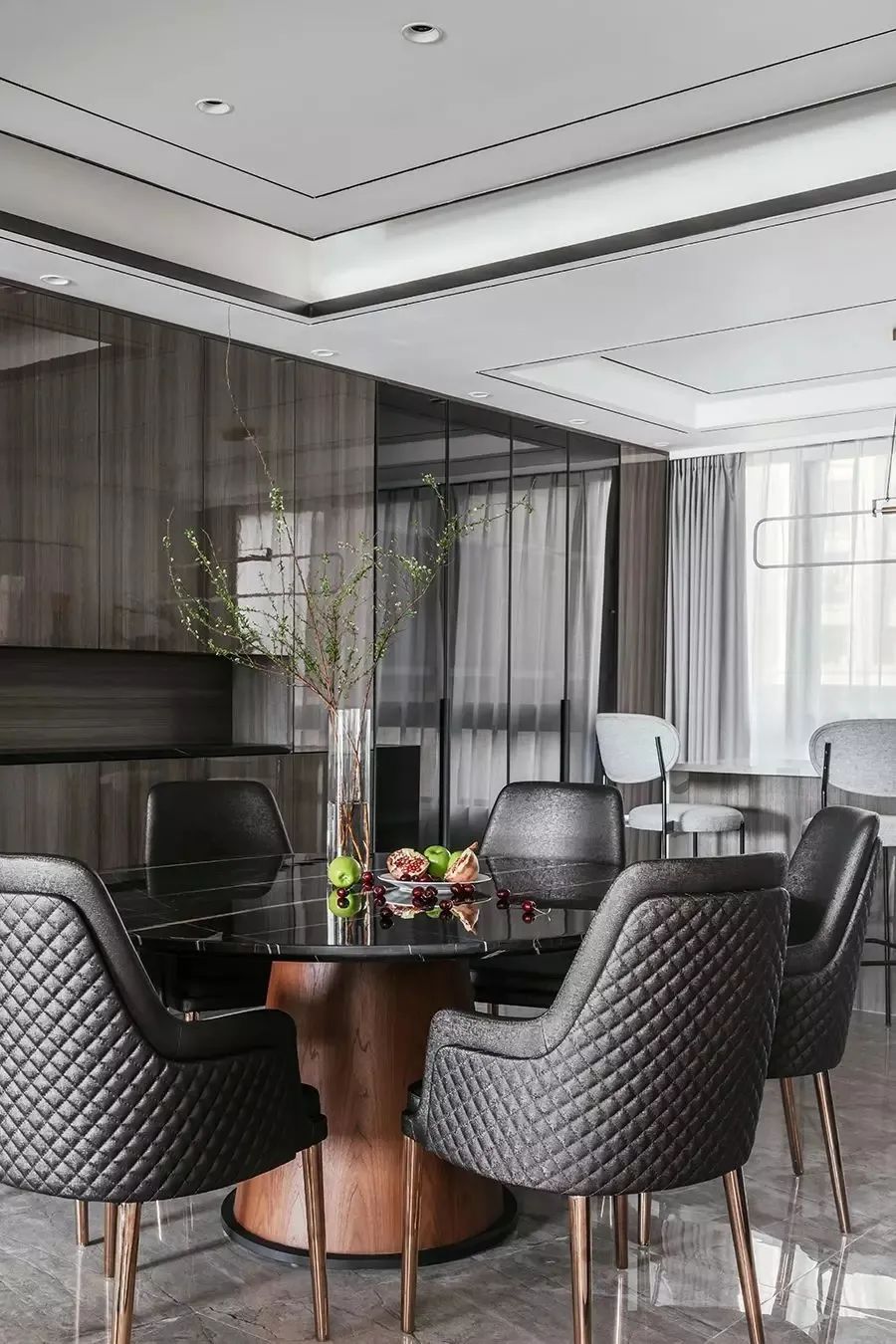 空间|262㎡现代简约大平层，简洁纯粹的空间，生活从容自然