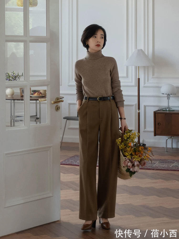 羽绒服 “直筒裤”不愧是裤子中的时髦精,搭配毛衣、羽绒服,保暖又高级