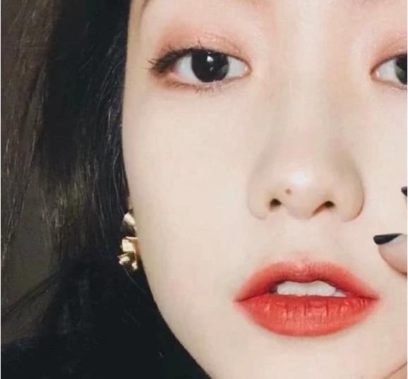 青春期女生“贼伤鼻子”的3行为,自认为很舒服,难怪异性缘为0