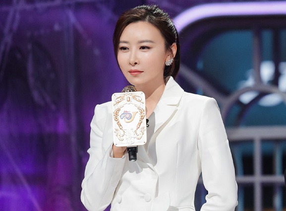 “浪姐”版脱口秀,18位姐姐开麦,《听姐说》为何没激起水花?