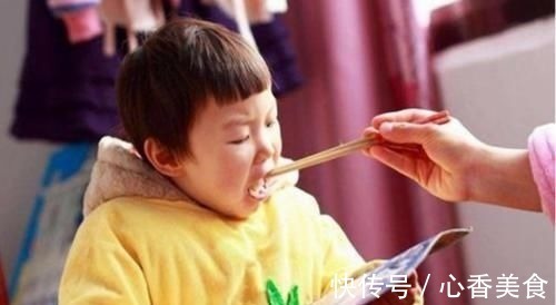 宝宝|3岁宝宝不爱吃饭,爸爸说饿他一下就吃了,营养师姑姑来支招