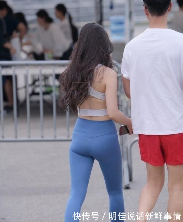 打底裤 丰腴有“肉”的打底裤美女,舒适个性显身材,好看时尚!