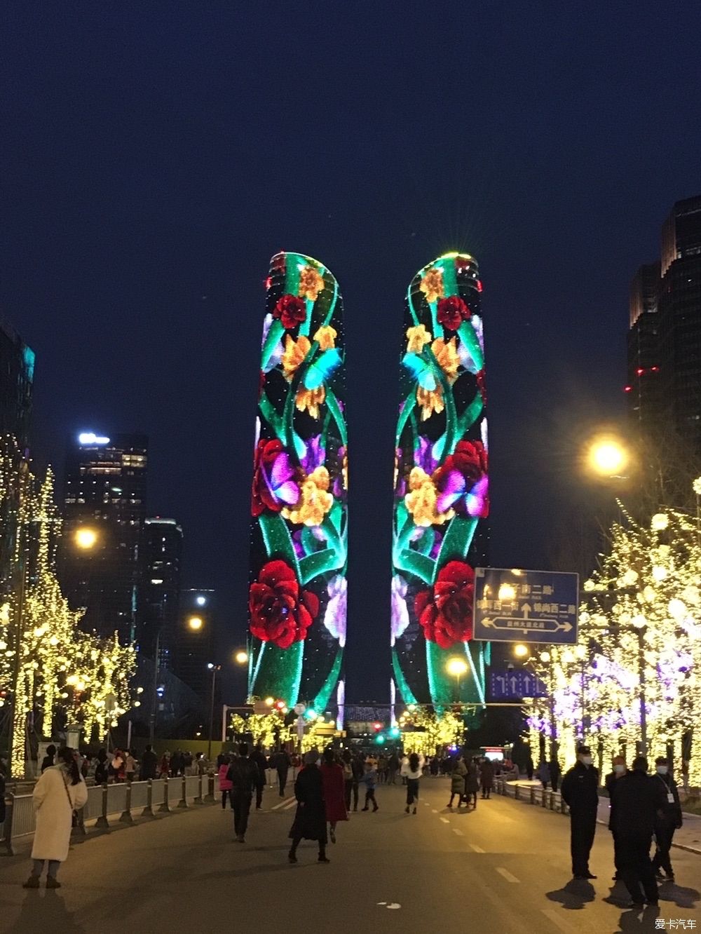 沙滩|游公园，骑单车逛成都，打卡最炫双子塔灯光秀