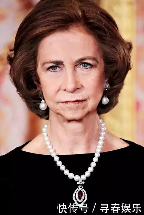 索菲亚王后的这套珠宝设计独特，还有特殊寓意，莱蒂齐亚多次借戴