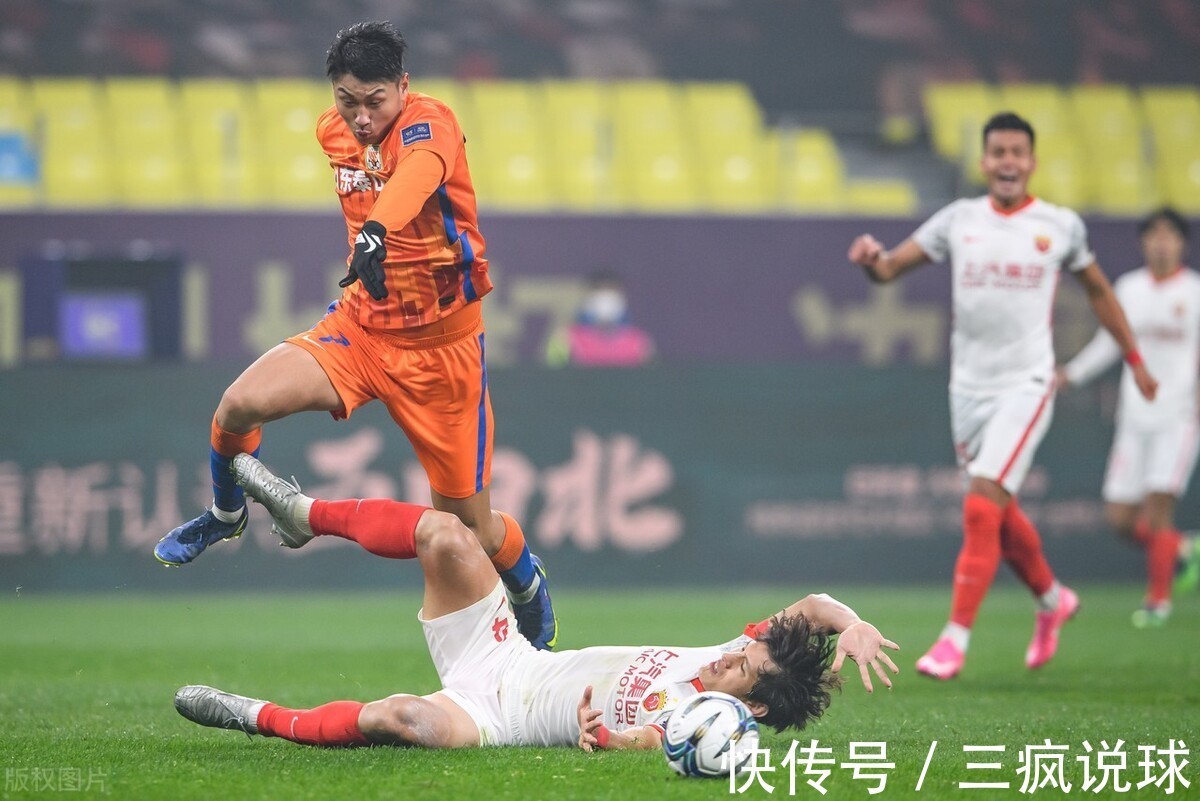 立功|1-0!足协杯冠军诞生,81分钟绝杀,带刀侍卫立功,创三大纪录