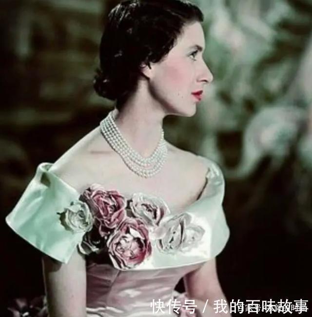 戴珍珠|苏提达真是“养珠大户”，戴珍珠耳环略显灵气，诗妮娜看了都羡慕