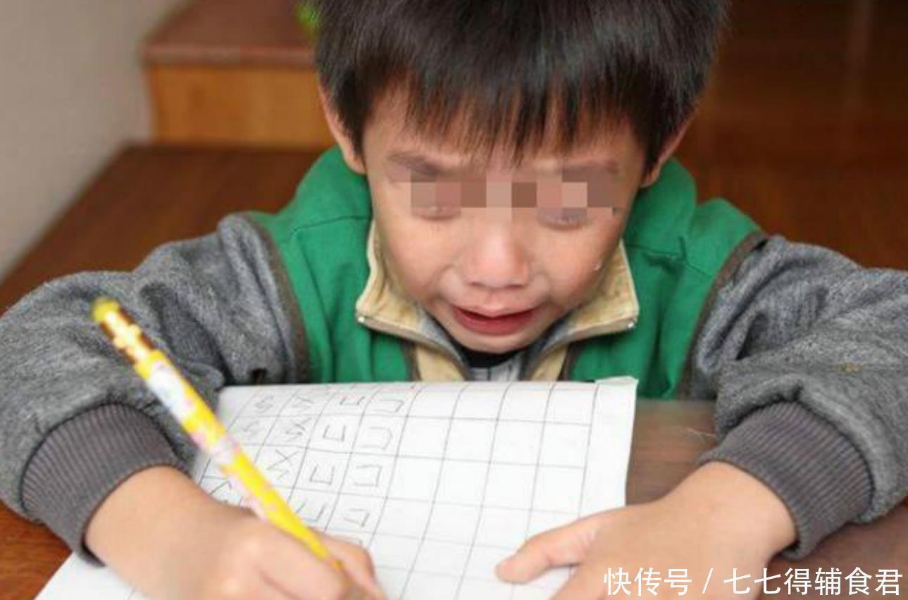 宝妈送老师名贵丝巾,孩子仍不“受宠”,妈妈去问究竟,羞红了脸