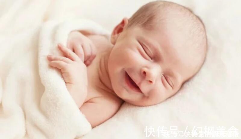 发育|入秋后带娃睡觉，父母注意“一要四不要”，孩子睡的香发育好