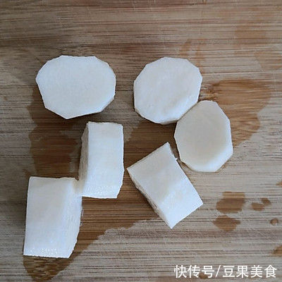 吃对莲藕山药炖脊骨，每一口都是极致享受