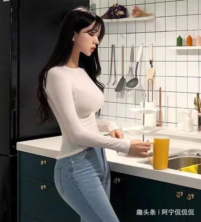 女人味|打底衫穿出小清新的气质,搭配上牛仔裤尽显潮流风范