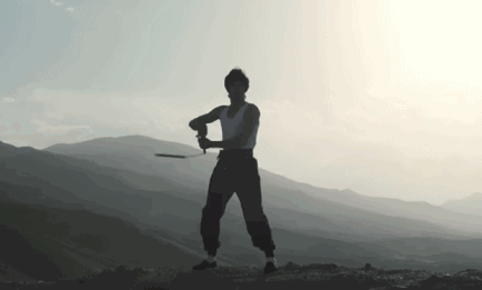 冠军|阿富汗人有多喜欢健身?背着火箭筒去健身房!难怪频出健美冠军