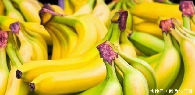 春天，多吃草莓和香蕉，学会这样做，香甜酥脆，大人孩子都爱吃