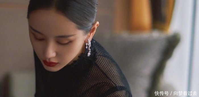 舒淇|《五十公里桃花坞》发布会,郭麒麟拒绝打伞,因为工作人员也没打