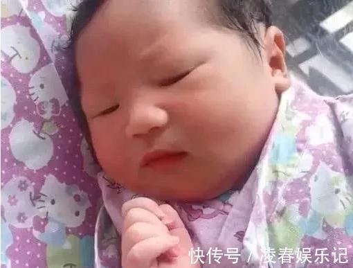 漂亮姐姐|“渣男宝宝”横空出世,狂“撩”护士姐姐,网友:必成大器