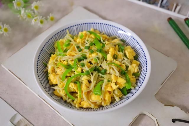 鸡蛋|天凉了这菜多给孩子吃，和鸡蛋一起炒，营养益智又美味，做法简单