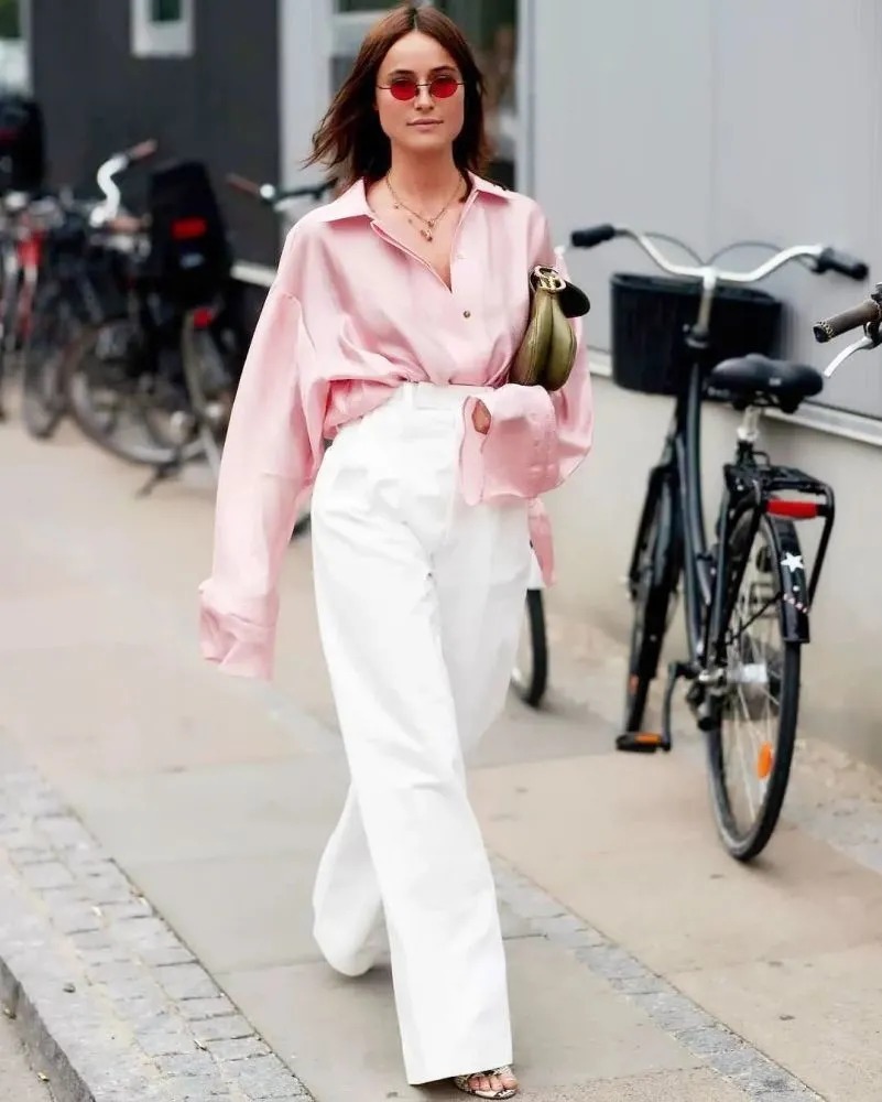 小姐姐|霍汶希带火了一种穿法,叫“衬衫+阔腿裤”,干练利落又有气场