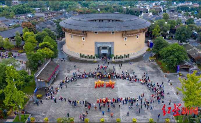 中年|7天旅游总收入超127亿，近19万人打卡夜游锦江！成都为啥“热”了整个春节？