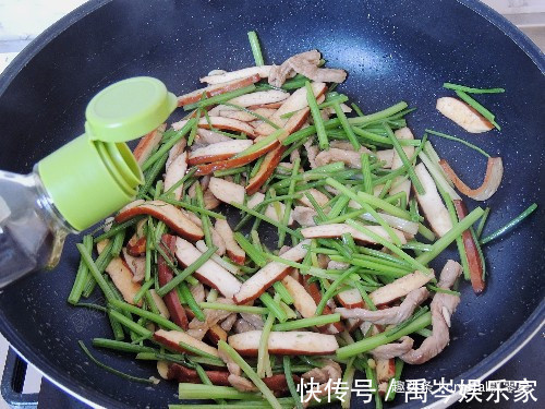 肉丝这样炒，软嫩爽滑超入味，不老不柴不粘锅，窍门教给你