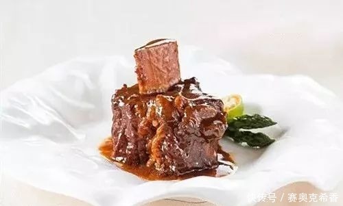 八道酒店菜品制作,精致美观,宴客体面