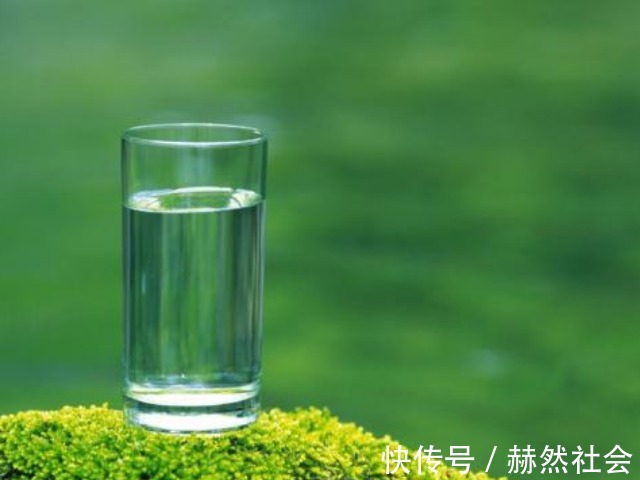 荸荠|发烧成了2岁小男孩的“催命符”,3个退烧小常识,很有必要了解