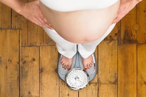 控制|318斤孕妈生娃被调侃，“像大海捞针”，孕期控制体重牢记4点