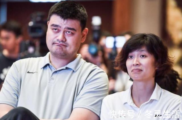 中国文化|参观姚明在美国的家,旁边有一个大湖畔,出行是用宝马为代步工具