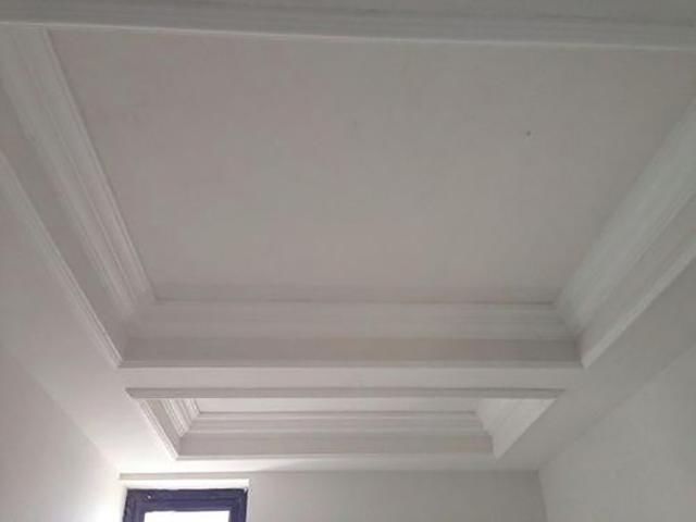 吊顶|客厅不吊顶只走石膏线,中间横梁如何处理?听老师傅一说搞清楚了