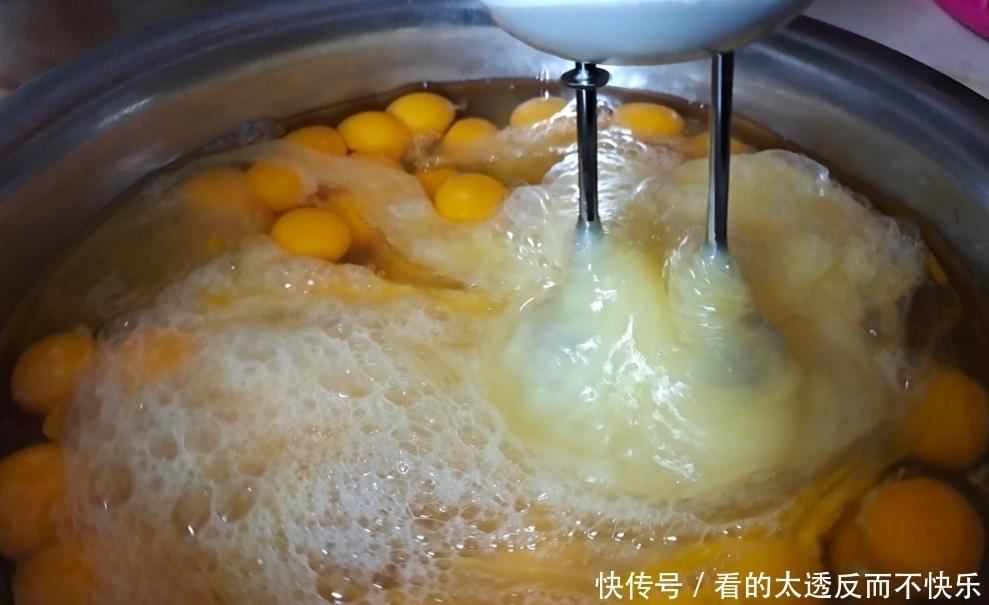 想吃鸡蛋肠不用买,准备这两种蛋,自己在家做干净还卫生