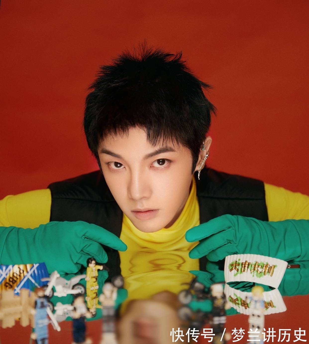 造型|华晨宇×和平精英,歌王华晨宇的百变造型你更pick哪一套