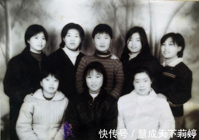 东莞纪实其貌不扬的电工，同时交往7个女孩，电子厂黄金时代