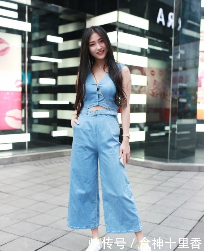 街了个拍丨都市小女人的轻熟风穿搭,很温柔很浪漫