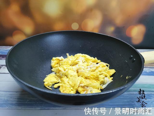 美味|新鲜的银鱼与鸡蛋搭配,高蛋白低脂肪,营养又美味