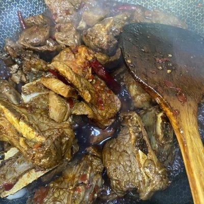 懒人必备这道红烧牛排和牛腩，简单几步，十分钟就上桌