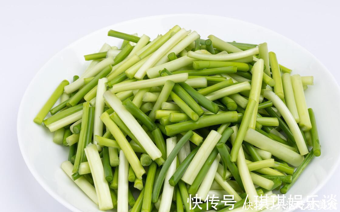 保鲜袋|新鲜蒜苔如何保存?不要直接放冰箱,教你一招,放半年也是新鲜的