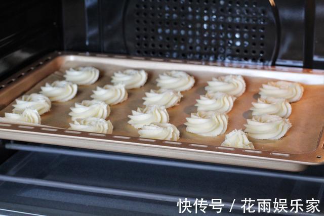 自制丹麦皇家曲奇，口感酥脆、香甜美味，孩子说比买来的味道还好