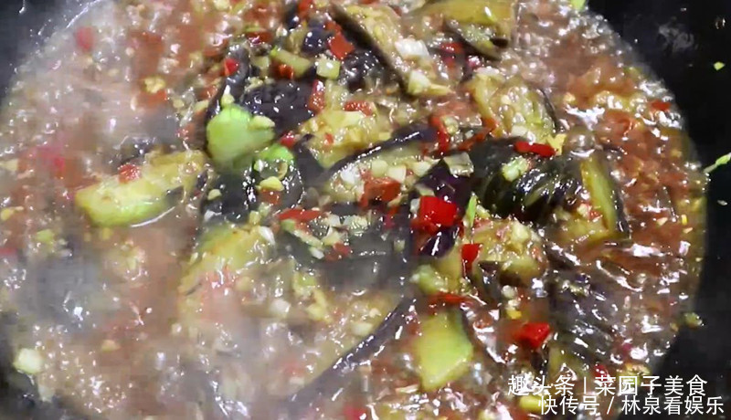 做法|茄子最简单好吃的做法,不用过油,水水嫩嫩鲜香下饭,全家都爱吃